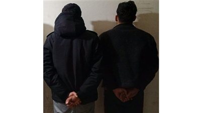 عصابة من السوريين تسرق المنازل في البلدات الحدودية مستغلين نزوح اهاليها عنها !