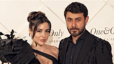 بالفيديو... هكذا عايد وسام فارس زوجته سارة أبي كنعان: 