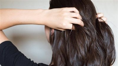 كيف تحافظين على رائحة شعرك الزكية طوال اليوم؟