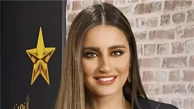 من داخل المصعد… إيميه صياح بعفوية لافتة
