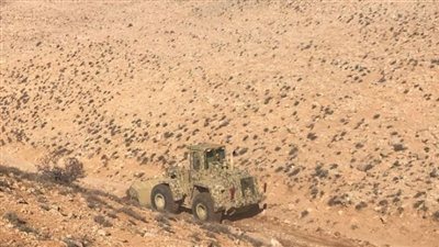 بالصور: الجيش يغلق معابر غير شرعية في البقاع الشمالي