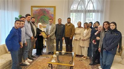 وفد من 