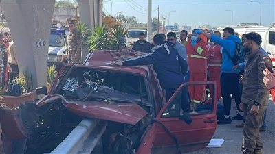قتيلان نتيجة اصطدام سيارة بالحاجز الحديدي على اوتوستراد القلمون