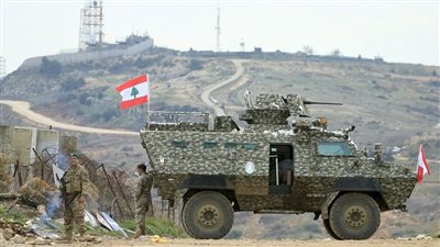 الأخبار: أخلى الجيش اللبناني مركزه عند مثلث طيرحرفا لكنه أبقى على مركزه في أطراف شمع وفي البياضة