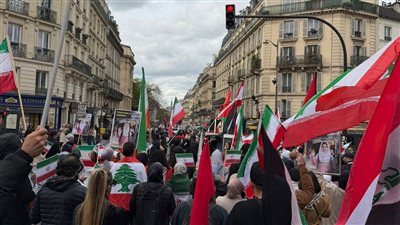الجاليات اللبنانية والعربية والايرانية في باريس نظمت تظاهرة حاشدة احتجاجا على الحرب على لبنان وايران