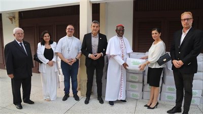 الجالية اللبنانية في كوت ديفوار تقدّم مساعدات غذائية إلى كاردينال أبيدجان ضمن مبادرة إنسانية تضامنية