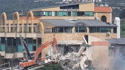 صورة متداولة تظهر قيام الجرافات بتدمير معالم بلدة الناقورة السياحية