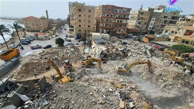 صور: سحب جثماني مواطنين قبل قليل والبحث جار عن مفقودين