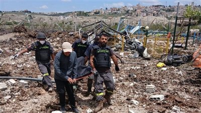 الدفاع المدني اللبناني ينتشل جثمان شهيد ويجلي جريحاً إثر غارة على العباسية