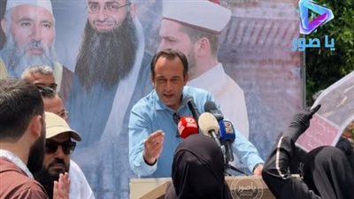 زوجة الأسير تقتحم اعتصام طريق الجديدة وتقاطع كلمة النائب نبيل بدر