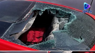 تعرض سيارة أحد المواطنين لحادث كاد أن يكون مأساويا لو تواجد طفله في المقعد الخلفي